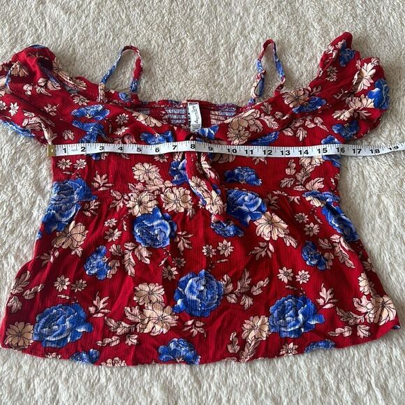 American Rag red floral off shoulder ruffle top size small - Picture 12 of 16